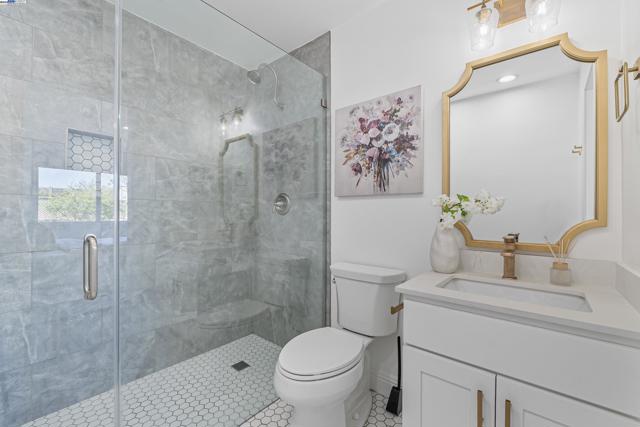 924 Magnolia Dr, Alameda CA: https://media.crmls.org/mediaz/daa40ac6-671b-4819-889e-4d223b54decd.jpg