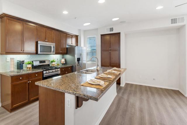2454 Antlers Way, San Marcos CA: https://media.crmls.org/mediaz/daa4663b-b6ae-4195-9049-220abd2d17d8.jpg