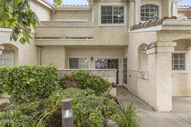2091 Blackberry Circle, Oxnard CA: https://media.crmls.org/mediaz/daa52c9a-faa7-4bfd-80af-48e84b05654f.jpg
