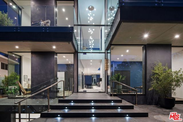 Drew Fenton | 2304 Donella Circle Los Angeles CA | MLS: 7392445