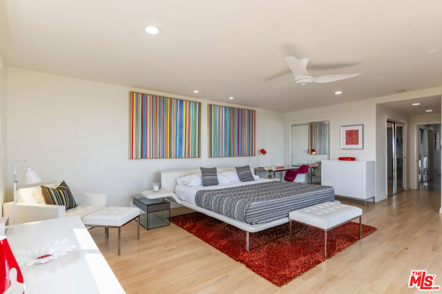 1556 Blue Jay Way, Los Angeles CA: https://media.crmls.org/mediaz/daa571fe-d050-45b1-9519-74ec79b3268b.jpg