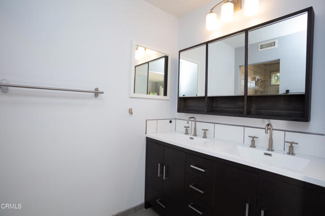 Detail Gallery Image 21 of 26 For 548 Live Oak Circle Dr, Calabasas,  CA 91302 - 5 Beds | 3 Baths