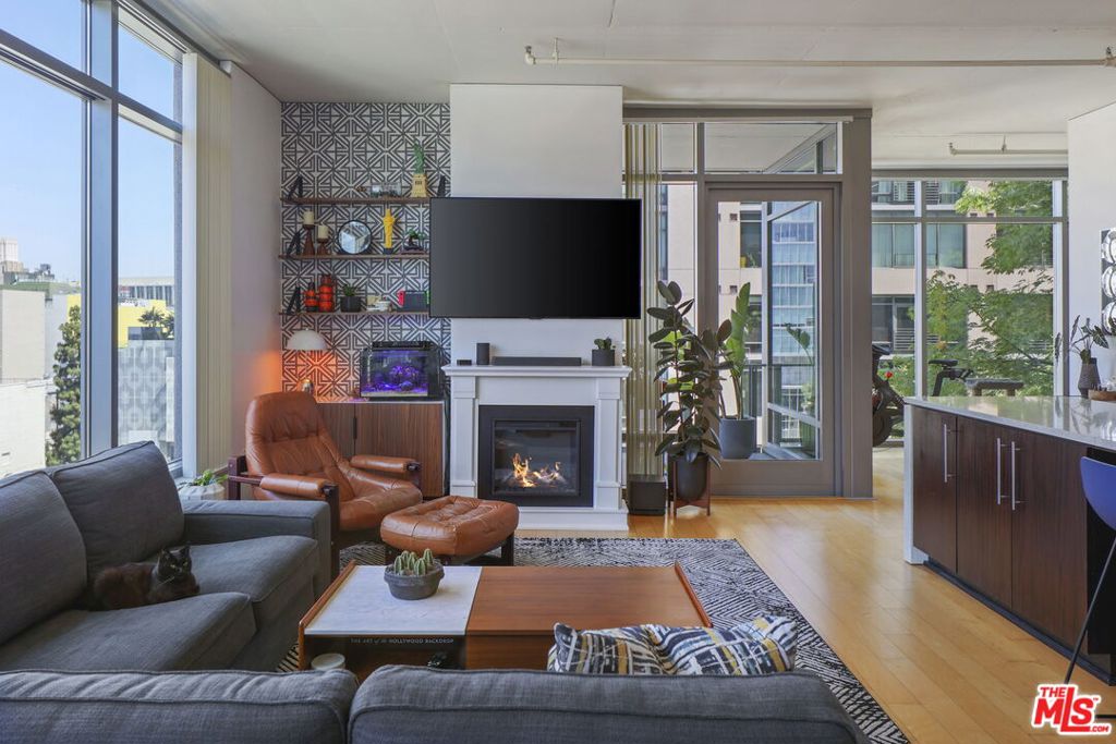 1100 S HOPE Street 715, Los Angeles, CA 90015