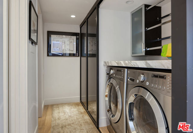 1033 Carol Drive, West Hollywood CA: https://media.crmls.org/mediaz/daa72426-5545-44e1-9802-f1d5d3eaf021.jpg