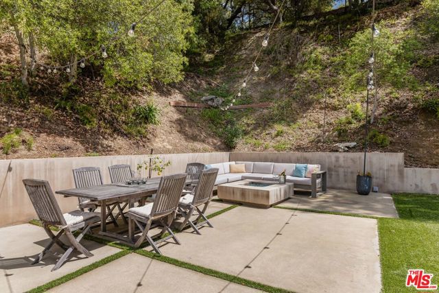 874 N Norman Place, Los Angeles CA: https://media.crmls.org/mediaz/daa741ac-a385-448c-8754-ce89559d29d6.jpg