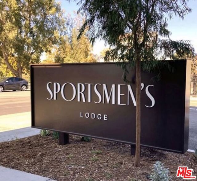 12958 Valleyheart Drive, Studio City CA: https://media.crmls.org/mediaz/daa7db39-464e-46e3-ba70-10c9d05c7921.jpg
