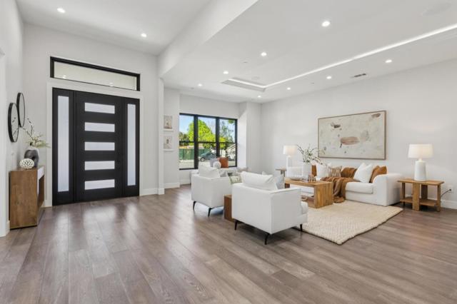 12584 Paseo Flores, Saratoga CA: https://media.crmls.org/mediaz/daa889cf-8456-4161-8a9f-bbb40539f24d.jpg