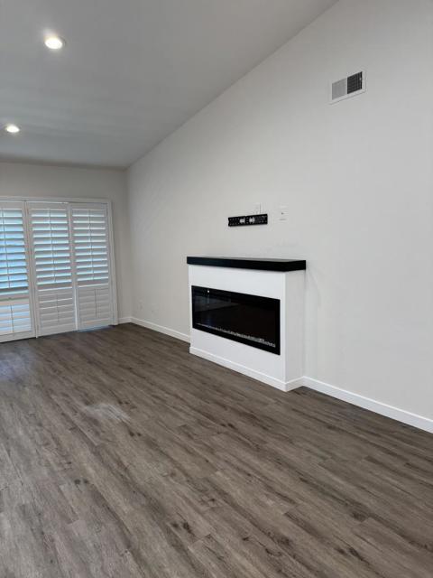 1113 Silver Oak Court, San Jose CA: https://media.crmls.org/mediaz/daa94797-28bb-4189-9c13-49b952b04fa5.jpg
