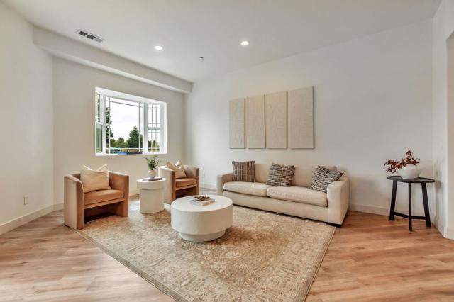 10055 Foothill Avenue, Gilroy CA: https://media.crmls.org/mediaz/daa9d62b-445f-4bc4-848d-7e1cac64d137.jpg