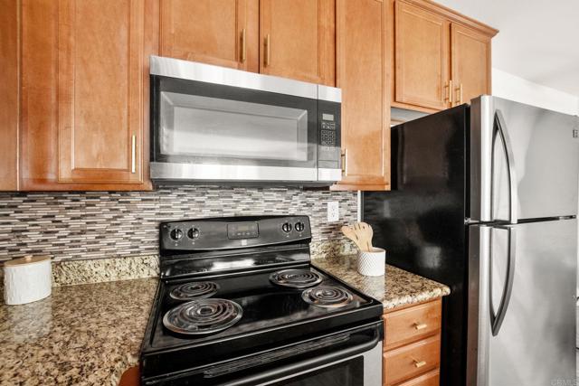 3456 Castle Glen Dr, Mission Valley CA: https://media.crmls.org/mediaz/daa9e003-8bf1-4a65-8a8c-97d843adcdbd.jpg