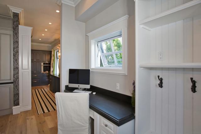 1105 F Avenue, Coronado CA: https://media.crmls.org/mediaz/daaa70a3-f098-4a9b-84b4-c5bad3870961.jpg
