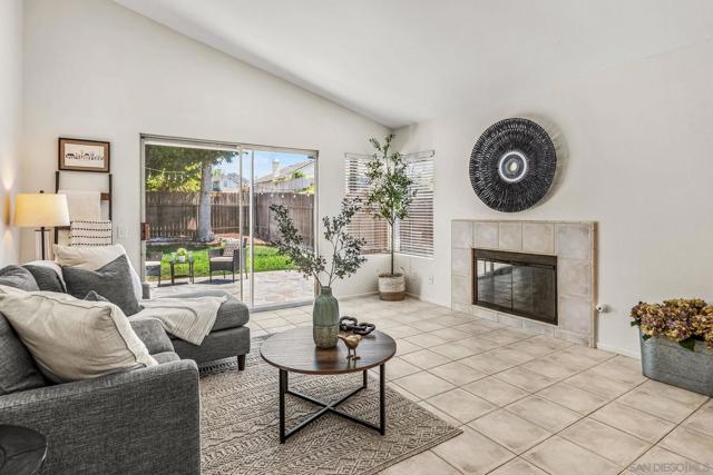 5341 Gooseberry Way, Oceanside CA: https://media.crmls.org/mediaz/daaace1c-5604-44d5-a26e-8b49beb75646.jpg