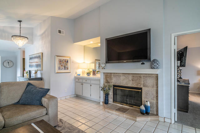 Image 10 of 62 For 43954 Via Granada