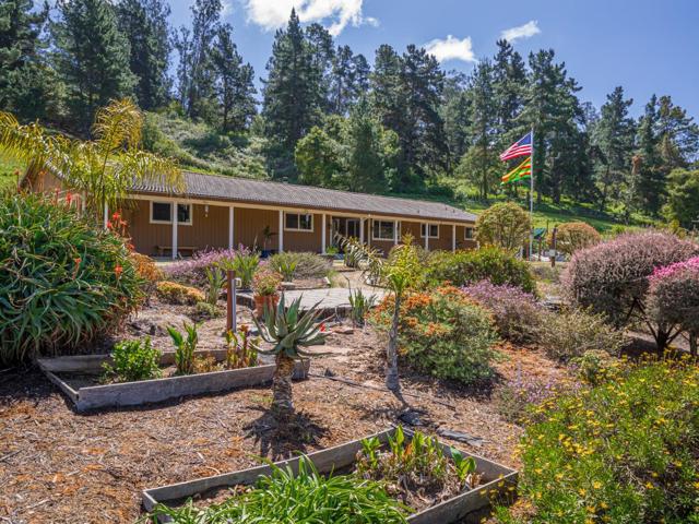 20150 Tarawild Court, Prunedale CA: https://media.crmls.org/mediaz/daab2e0a-8a4f-4851-8a36-feda95017fa1.jpg