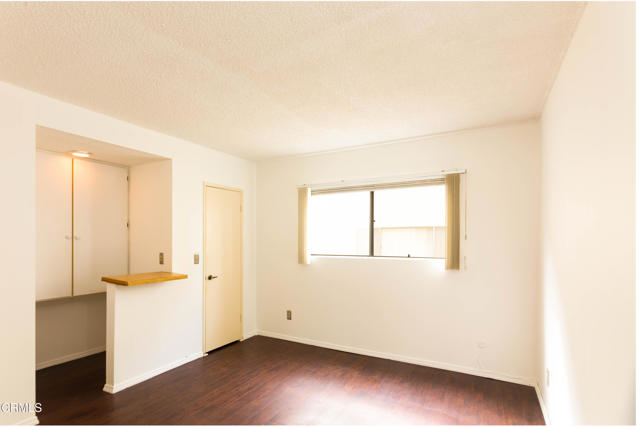 Detail Gallery Image 4 of 9 For 1971 Rodney Dr #203,  Los Angeles,  CA 90027 - 2 Beds | 2 Baths