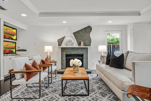 Image 2 of 59 For 7828 Foothill Knolls Dr