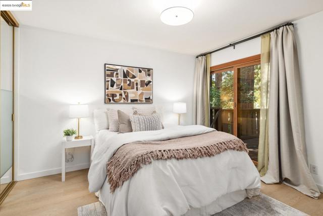 128 Alamo Sq, Alamo CA: https://media.crmls.org/mediaz/daabe21e-23b1-4c86-85c8-4df42935637c.jpg