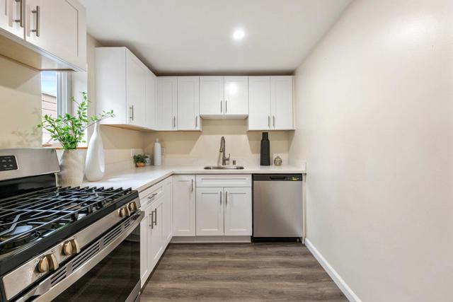 360 Laidley Street, San Francisco CA: https://media.crmls.org/mediaz/daac2d28-d70c-4106-8f42-d211c602fd3b.jpg