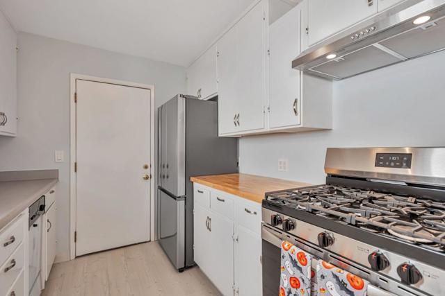 250 San Carlos Avenue, Redwood City CA: https://media.crmls.org/mediaz/daac891c-7a44-4105-934c-7f70928913df.jpg