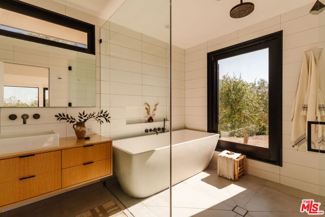 Drew Fenton | 6767 Wandermere Road Malibu CA | MLS: 7472712 Drew Fenton | 6767 Wandermere Road Malibu CA | MLS: 7472712