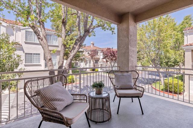 7003 Silver Brook Court, San Jose CA: https://media.crmls.org/mediaz/daacb8a1-32cb-4c65-954f-465f90965234.jpg