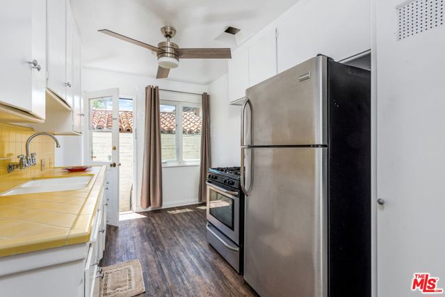 Image 16 of 25 For 1477 Havenhurst Drive
