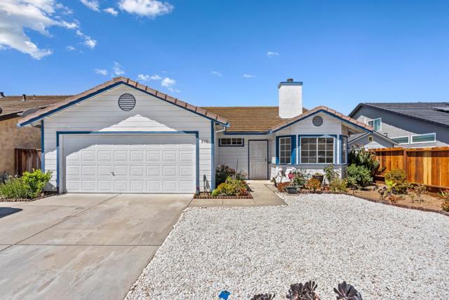 910 Cortina Way, Salinas CA: https://media.crmls.org/mediaz/daad7c90-f159-4fad-81e4-8e393fb024b2.jpg