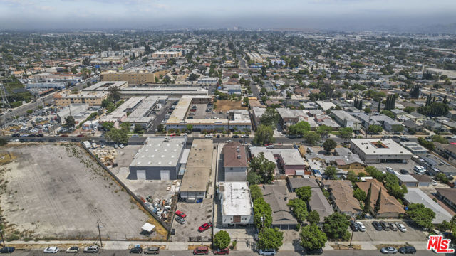 12001 Valerio Street, North Hollywood CA: https://media.crmls.org/mediaz/daadf488-6b4e-48d3-8fde-1bfeed1efe9e.jpg