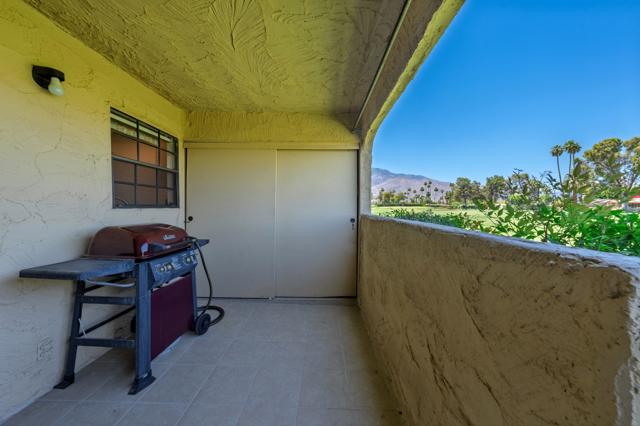 5300 E Waverly Drive, Palm Springs CA: https://media.crmls.org/mediaz/daae9a25-32ac-4774-980b-cac989cfd9c3.jpg