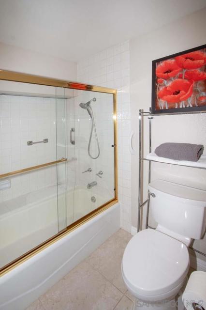 17489 Carnton Way, San Diego CA: https://media.crmls.org/mediaz/daaed45e-6ad2-441c-83b7-af3eea34561f.jpg