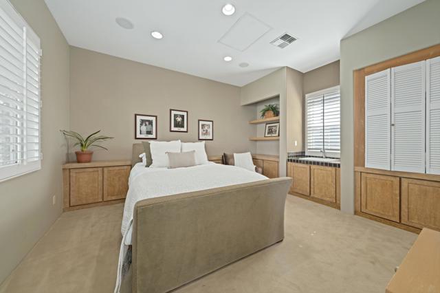 81100 Legends Way, La Quinta CA: https://media.crmls.org/mediaz/daaf61e3-369c-4654-9edb-578aa52ebac1.jpg