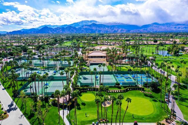 38782 Wisteria Drive, Palm Desert CA: https://media.crmls.org/mediaz/daafa735-c2cc-4159-8a63-f91182f94ef7.jpg