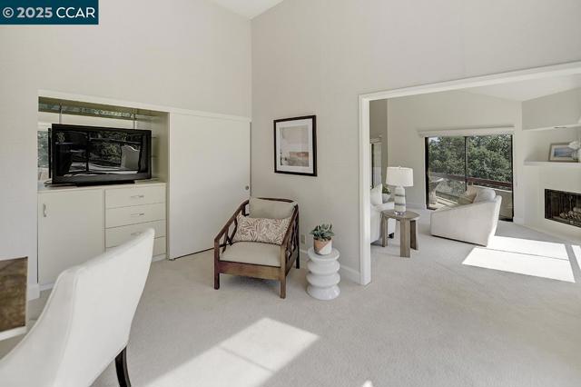 3288 Terra Granada Dr, Walnut Creek CA: https://media.crmls.org/mediaz/daafe232-2082-4412-bc14-d978f1217f0c.jpg