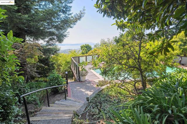 120 Hill Rd, Berkeley CA: https://media.crmls.org/mediaz/dab00d4b-64ef-495e-b1e5-c400b6bc6ec5.jpg