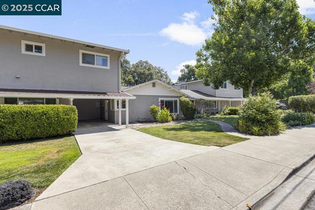 200 El Dorado Ave, Danville CA: https://media.crmls.org/mediaz/dab050fb-b312-4684-b2e2-9c2de22a9cc3.jpg