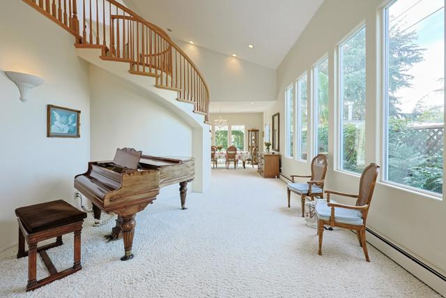638 Margarita Ave, Coronado CA: https://media.crmls.org/mediaz/dab13642-b51a-4e0a-98a8-ec987368b1a2.jpg