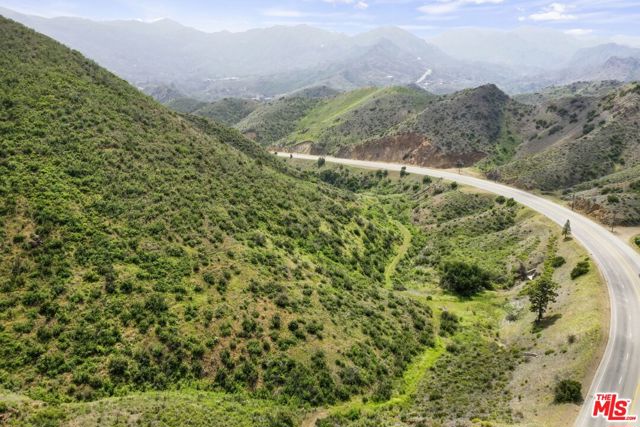 1 Kanan Rd, Agoura Hills CA: https://media.crmls.org/mediaz/dab14570-e7e1-41fa-b7d6-95b6b51c630d.jpg