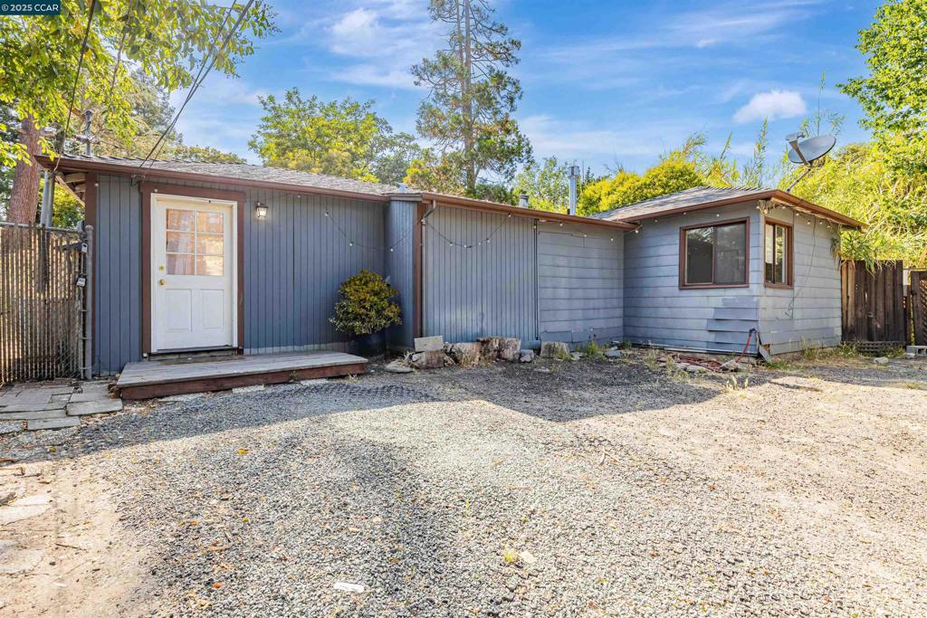 233 Sierra Dr