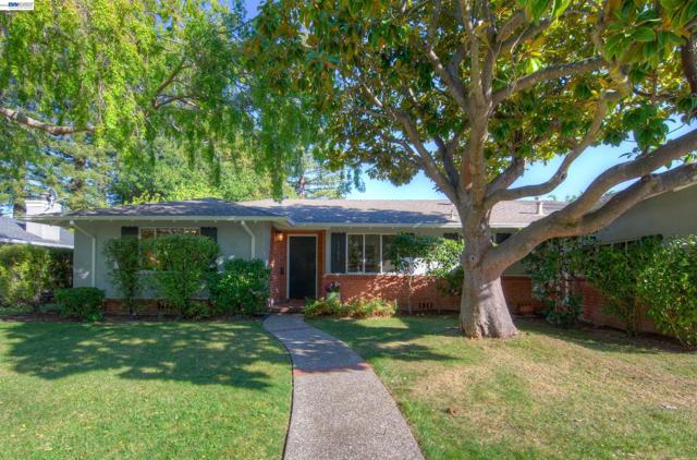 1785 Holly Ave, Menlo Park CA: https://media.crmls.org/mediaz/dab1ae6f-1857-4148-b816-f774cd9350d8.jpg