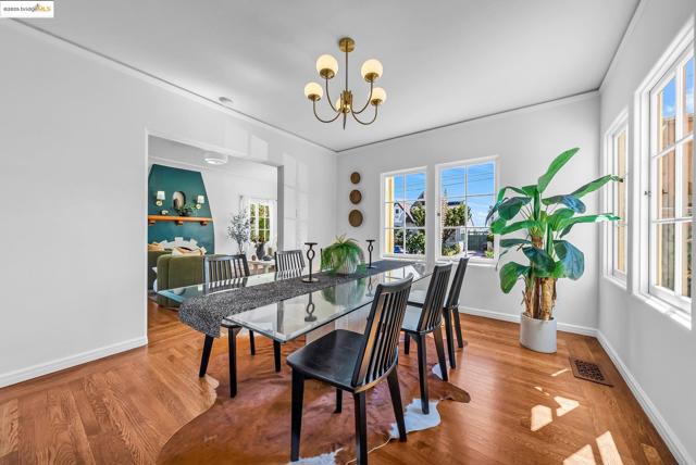 5605 Picardy Dr, Oakland CA: https://media.crmls.org/mediaz/dab20272-5b6b-480d-a8a0-530c868a4b1f.jpg