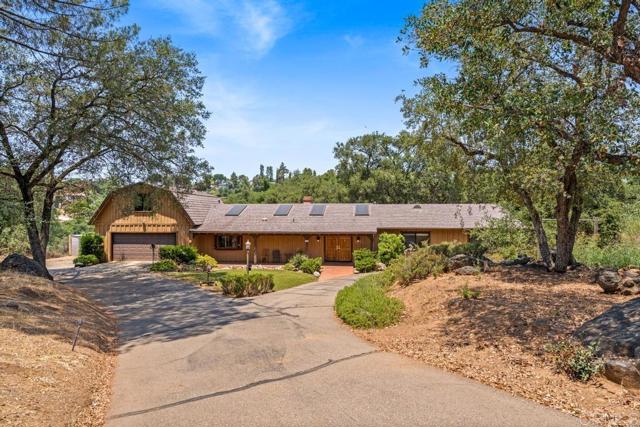 Detail Gallery Image 1 of 34 For 3001 Venadito, Alpine,  CA 91901 - 3 Beds | 2/1 Baths