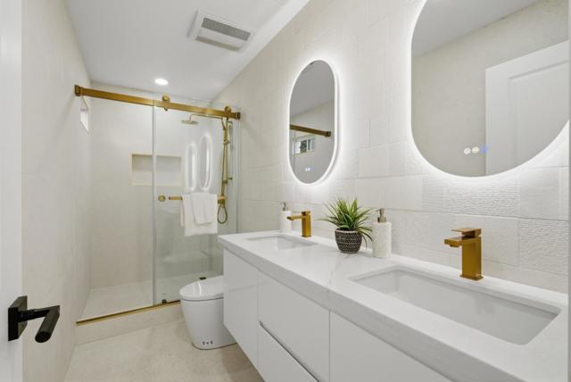 1497 Meadow Glen Way, San Jose CA: https://media.crmls.org/mediaz/dab3990f-bb10-4f13-8d50-60af2513ca49.jpg