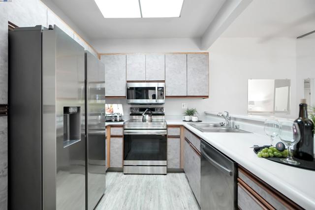 25850 Kay Ave, Hayward CA: https://media.crmls.org/mediaz/dab43e68-fbc7-469b-ad6e-a67b1c76a813.jpg