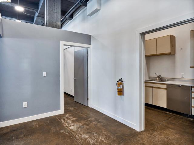 201 3rd St Unit 102, Oakland, California 94607, ,Commercial Sale,For Sale,3rd St Unit 102,41068775