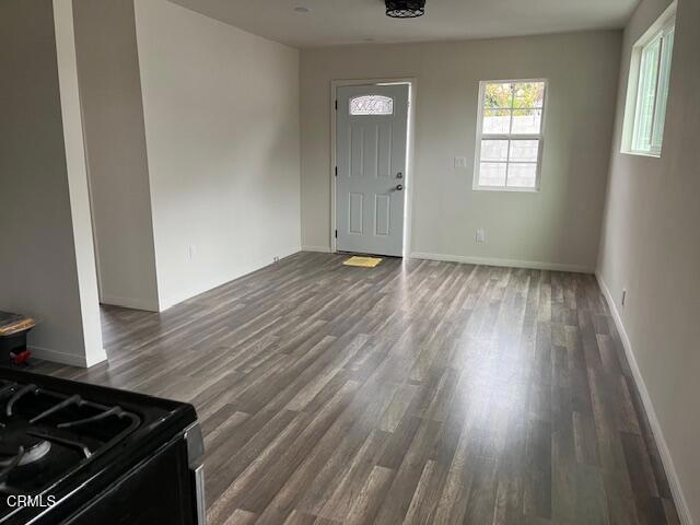 Detail Gallery Image 2 of 16 For 10029 Marcus Ave, Tujunga,  CA 91042 - 2 Beds | 1 Baths