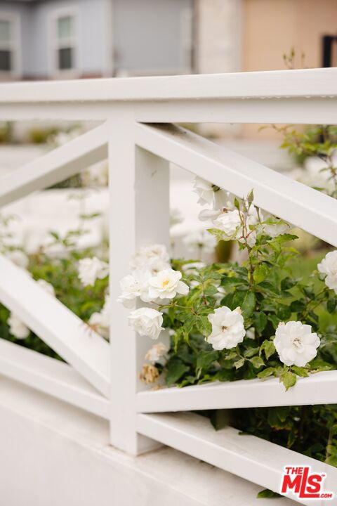 8363 Stewart Avenue, Los Angeles CA: https://media.crmls.org/mediaz/dab5624b-bd01-4d84-9144-4fe03352cbf4.jpg