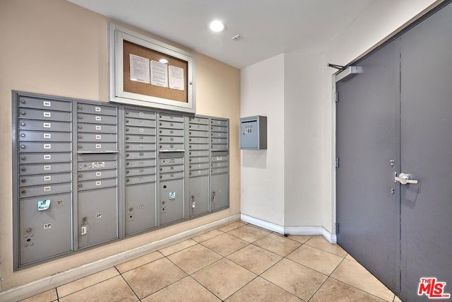 991 Arapahoe Street, Los Angeles CA: https://media.crmls.org/mediaz/dab59415-c018-4234-95ea-51a14951ca54.jpg