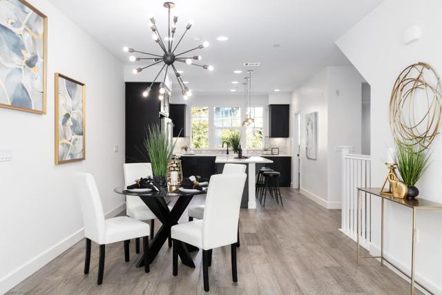 733 E Evelyn Avenue, Sunnyvale CA: https://media.crmls.org/mediaz/dab6107d-95d8-41bb-8112-b7ebf1ee08b0.jpg