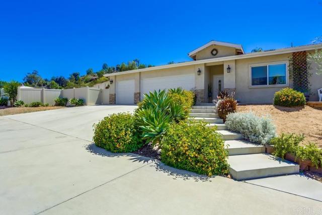 11541 Westhill, Lakeside CA: https://media.crmls.org/mediaz/dab6dc68-cf21-4ee1-86c6-a206d54c24a5.jpg