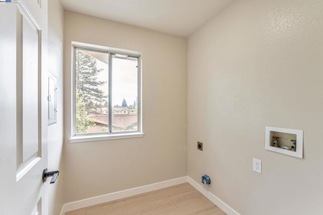 19723 Redwood Rd, Castro Valley CA: https://media.crmls.org/mediaz/dab6e93f-d27e-4077-8c6b-7310f82c49a5.jpg